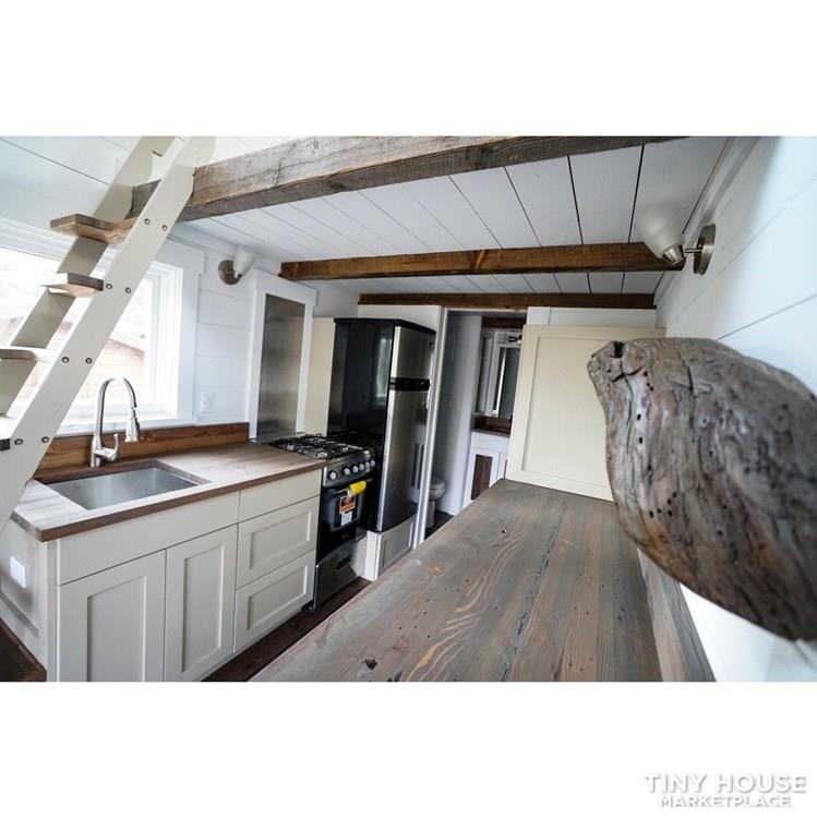 Tiny house with sleeping loft located in New York - Image 1 Thumbnail