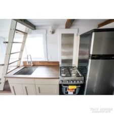Tiny house with sleeping loft located in New York - Image 5 Thumbnail