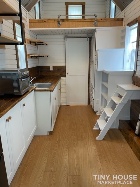 Tiny House with Tall Ceilings - Image 1 Thumbnail