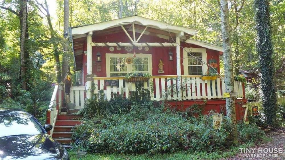 Tiny off grid house on 3/4 Acre in Smoky Mountains - Image 1 Thumbnail