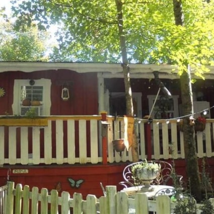 Tiny off grid house on 3/4 Acre in Smoky Mountains - Image 2 Thumbnail