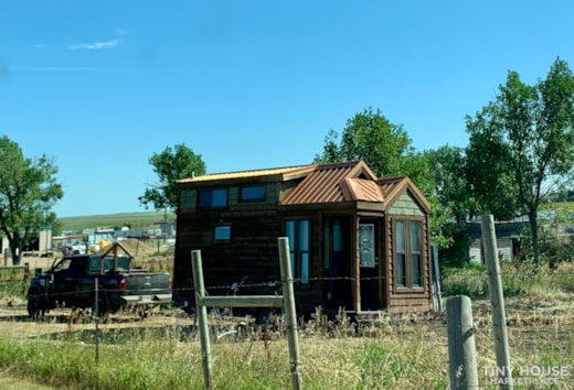 Tiny Towable Built by Platinum Cottages