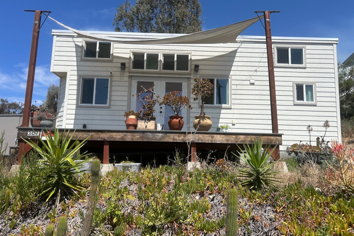 Tinyhouse For Sale - Image 1 Thumbnail