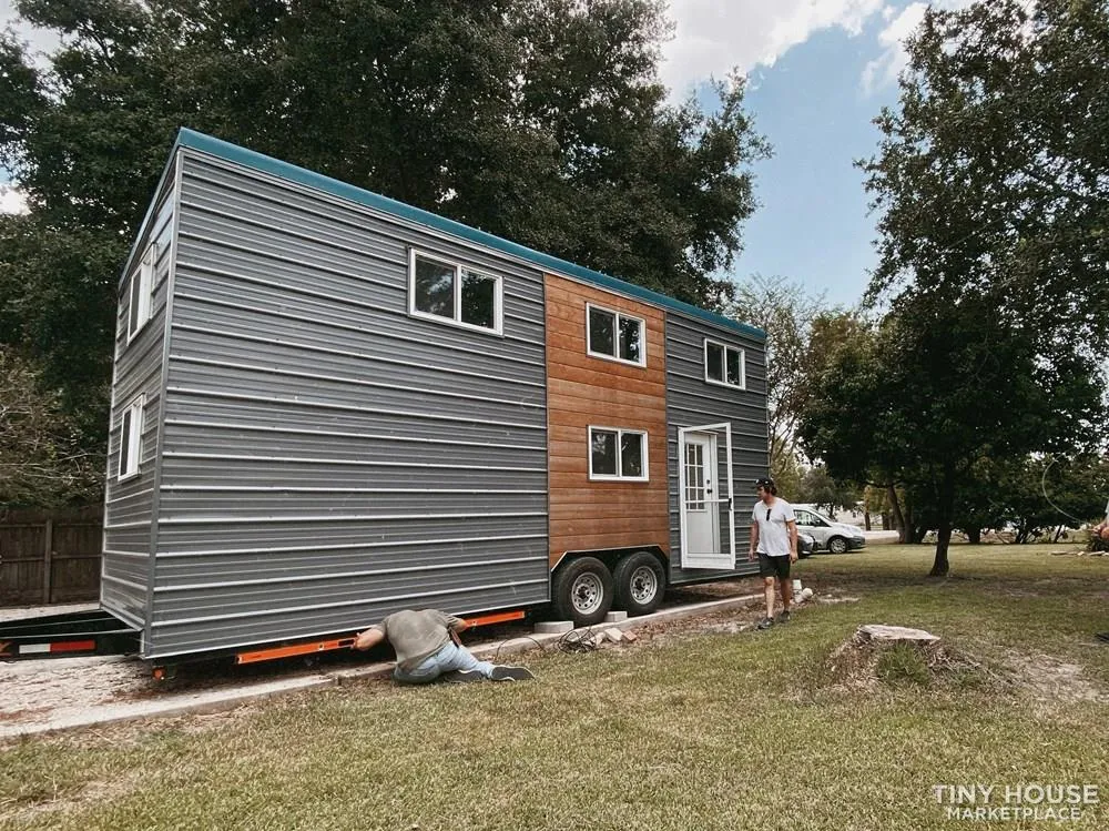 https://images.tinyhomebuilders.com/images/marketplaceimages/trailer-on-sale-2-AN6U9CXTS0-01-1600x1600.jpg?width=1200&mode=max&format=webp