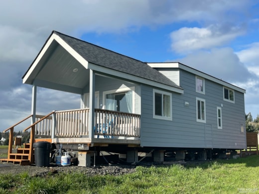 SALE PENDING! Turn-key Park Model located in tiny home park over Columbia River!