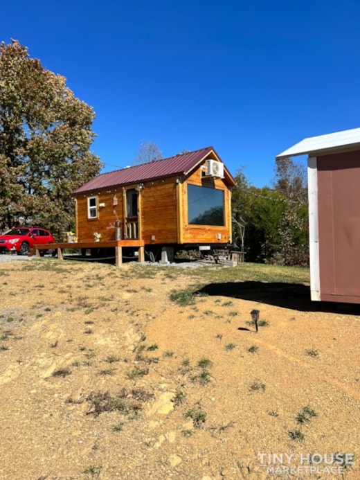 Turn Key Tiny in Tennessee, ready to move in.