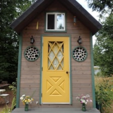Varekai: A Hand Built Cozy Tiny Home - Image 3 Thumbnail