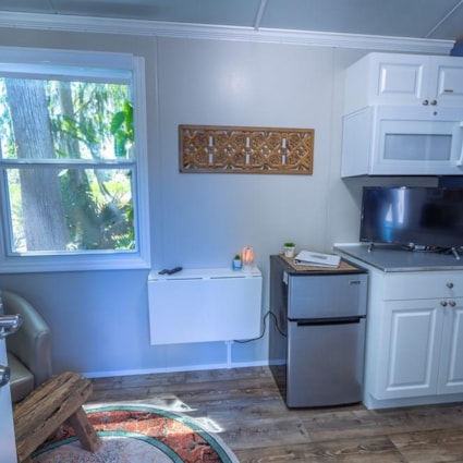 Waterfront Tiny House in Central Florida. Fully Furnished. 250 sq ft. No Loft. - Image 2 Thumbnail