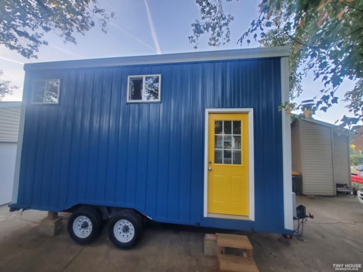 Charming Tiny House on Wheels: Your Gateway to Cozy, Sustainable Living