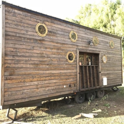 YOU WONT FIND A BETTER DEAL FOR A COMPLETED TINY HOUSE OF THIS SIZE - Image 2 Thumbnail