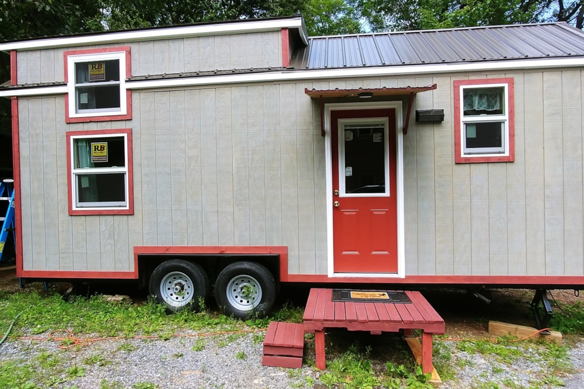 Your dream Tiny House, Furnished! - Image 1 Thumbnail